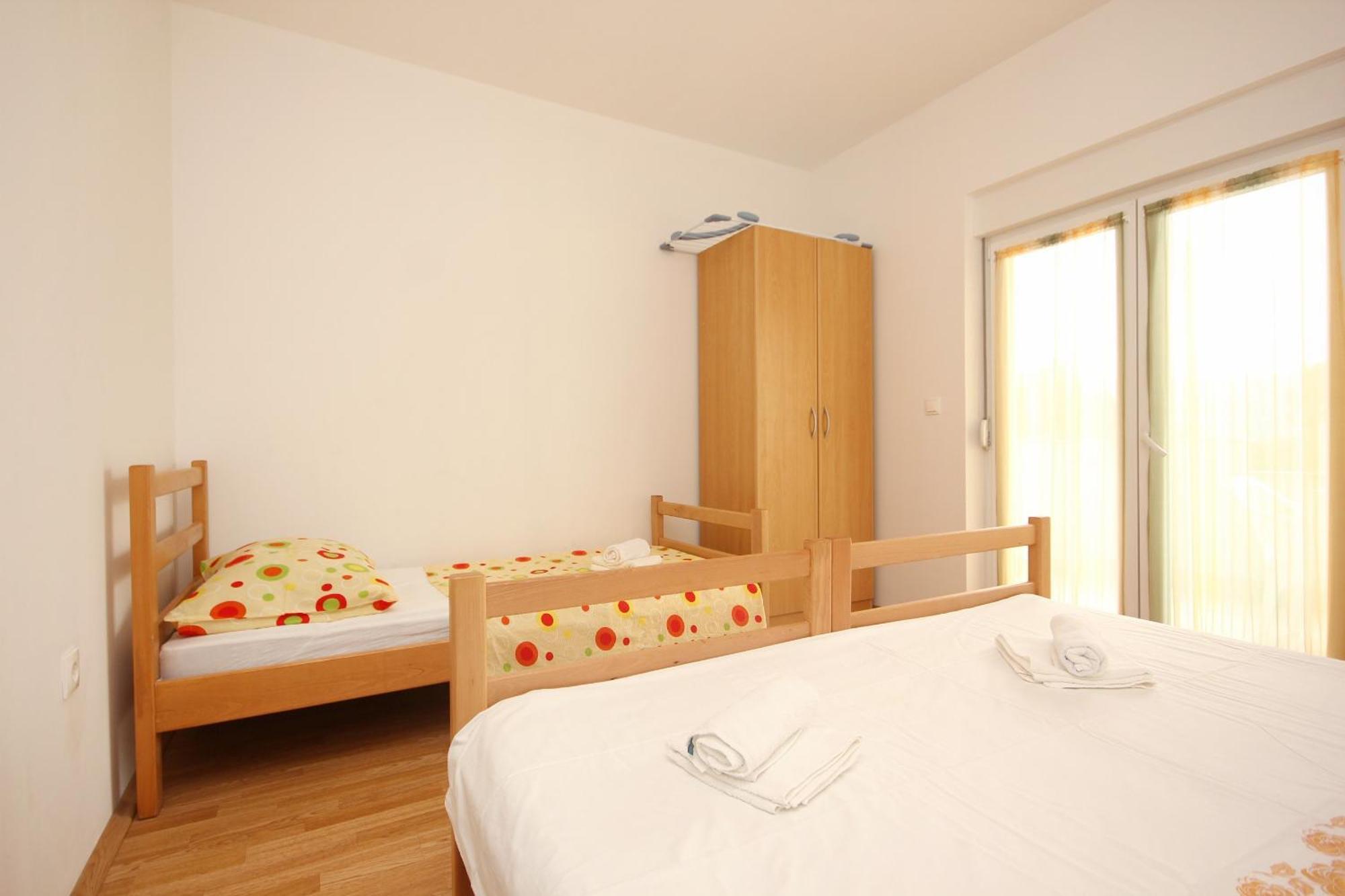 Apartments With A Parking Space Poljica, Trogir - 10010 Marina Room photo